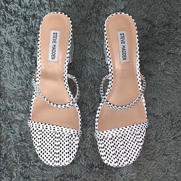 STEVE MADDEN ISSY BLACK-WHITE HEELED SANDAL - Picture 3 of 8